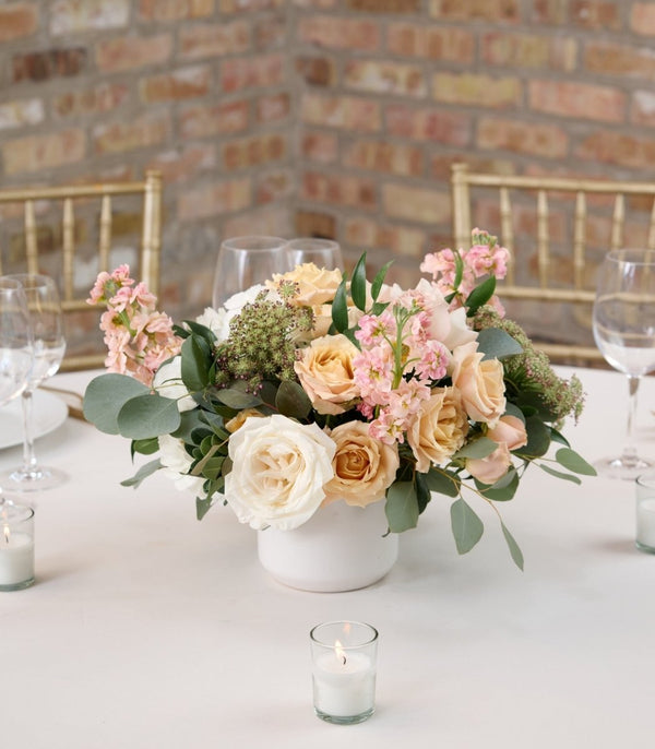 Centerpiece Avant Garde Tan & Neutral - Flowers for Dreams